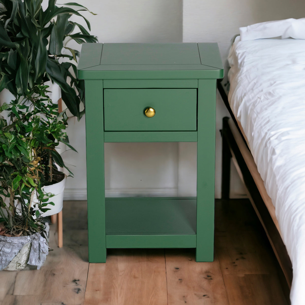 Manor Green 1 Drawer Bedside Table | Nightstand | Fully Assembled
